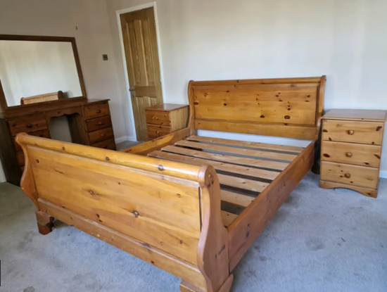 King Size Sleigh Bed and Pine Bedroom Furniture Bedside Cabinets  0