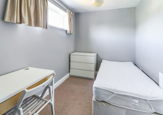 4 bedroom flat in Hayfield Road, North Oxford, Oxford {I1QFE} Book Online - The Rent Guru  4