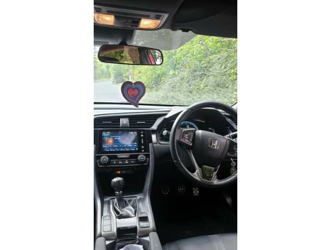 2017 Honda, Civic, Hatchback, Manual, 988 (cc), 5 Doors  3