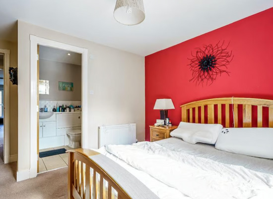 2 Bedrooms Modern Apartment - Corstorphine EH12  2