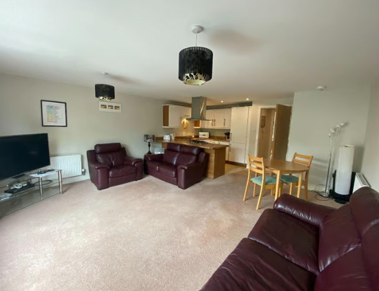 2 Bedrooms Modern Apartment - Corstorphine EH12  7