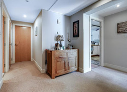 2 Bedrooms Modern Apartment - Corstorphine EH12 | Romb