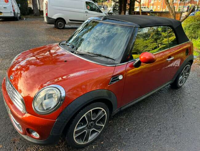 2012 Mini Convertible *LOW MILAGE*  6