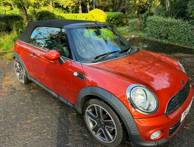 2012 Mini Convertible *LOW MILAGE*  7