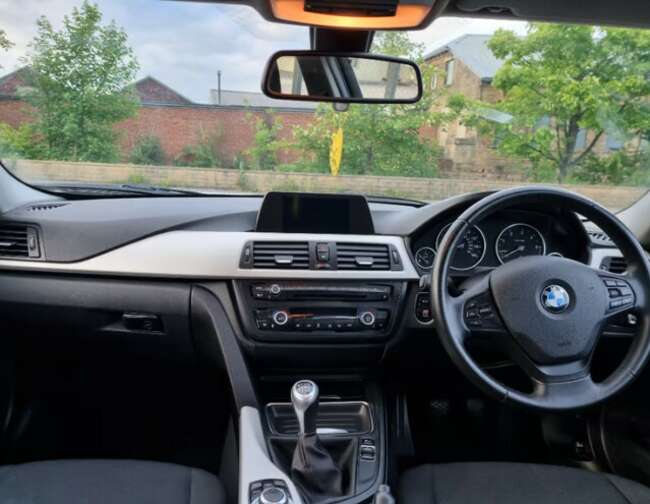 2015 BMW 318D Se Sat Nav  9