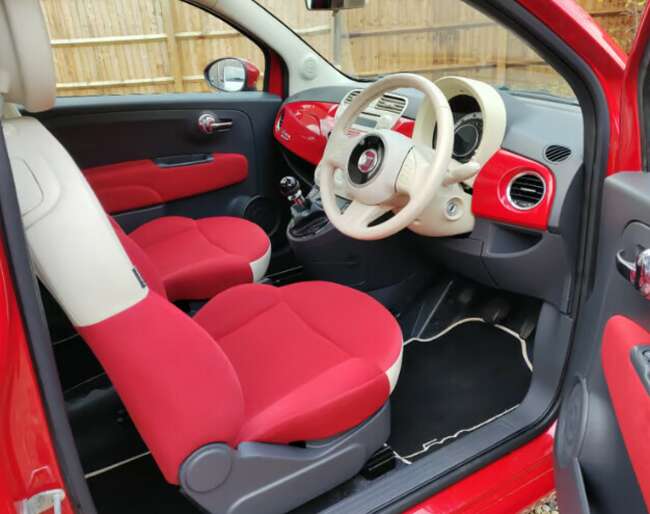 2011 Fiat 500 Lounge 1.2 petrol, £35 Road Tax, Year MOT, Full Service History  5