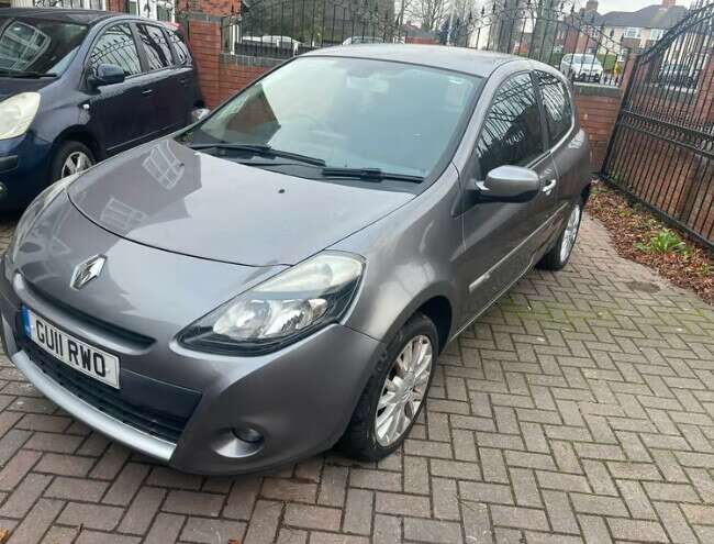 2011 Renault Clio Dynamique TomTom FSH 12 months MOT Cheap to insure thumb-119201