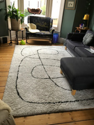 White rug with black graphic print 300x200cm thumb 1
