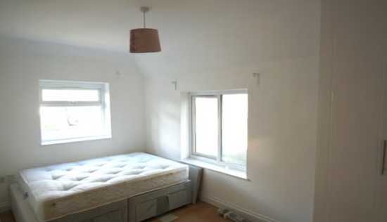 Impressive 2 Bedroom Flat Available to Rent in East Acton W3  3