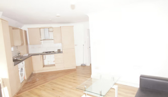 Impressive 2 Bedroom Flat Available to Rent in East Acton W3  5