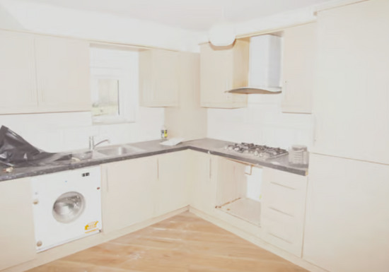 Impressive 2 Bedroom Flat Available to Rent in East Acton W3  6