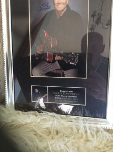 Collectable Autographs - Glen Campbell  1