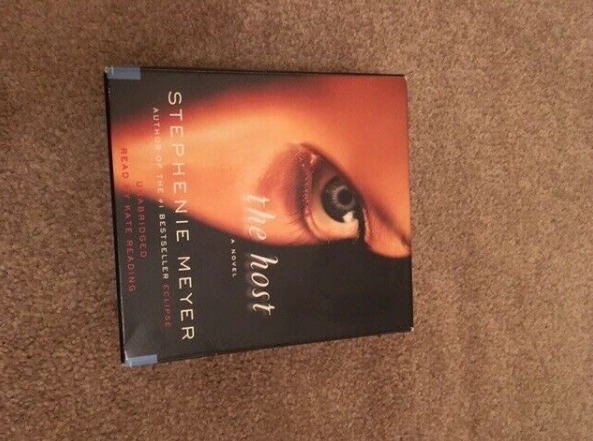 Audio CD Book - The Host by Stephenie Meyer  0