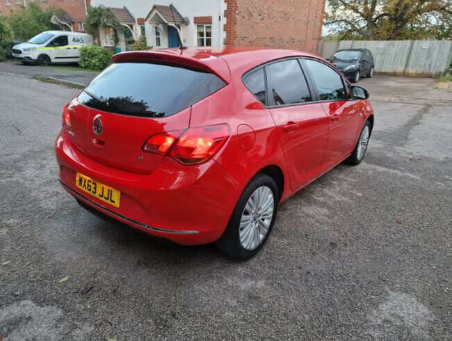 2013 Vauxhall Astra J 1.6 petrol Ulez free  4