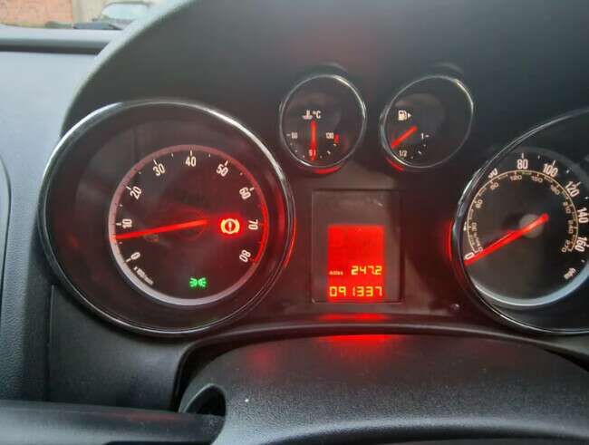2013 Vauxhall Astra J 1.6 petrol Ulez free  6