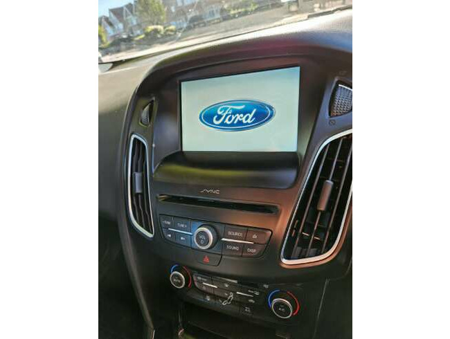 2015 Ford Focus, Petrol, Manual thumb 7