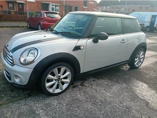 2013 Mini Cooper D 1.6cc Start and Stop £2500 no offers.  0