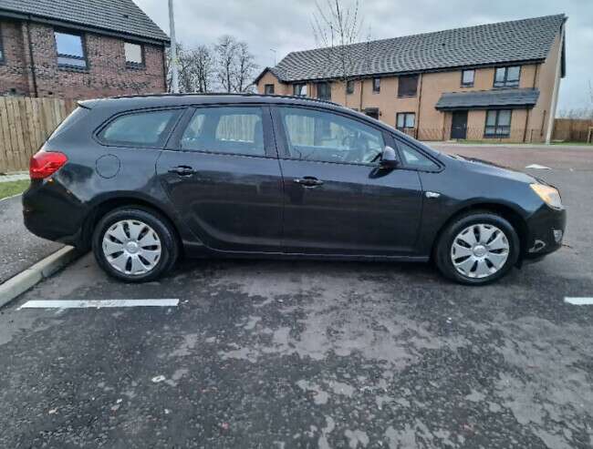 2012 Vauxhall Astra Estate Exclusive 1.4 Petrol Low Milage 98k thumb-121232