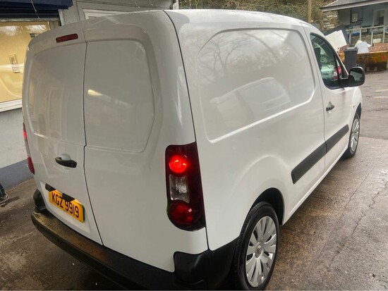 2018 Citroen berlingo 1 owner 87 k fsh  3 seater cab, sld, media flat screen car play phone prep  Pas white excellent condition throughout  Finance and p/ex poss    2