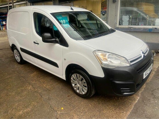 2018 Citroen berlingo 1 owner 87 k fsh  3 seater cab, sld, media flat screen car play phone prep  Pas white excellent condition throughout  Finance and p/ex poss    1