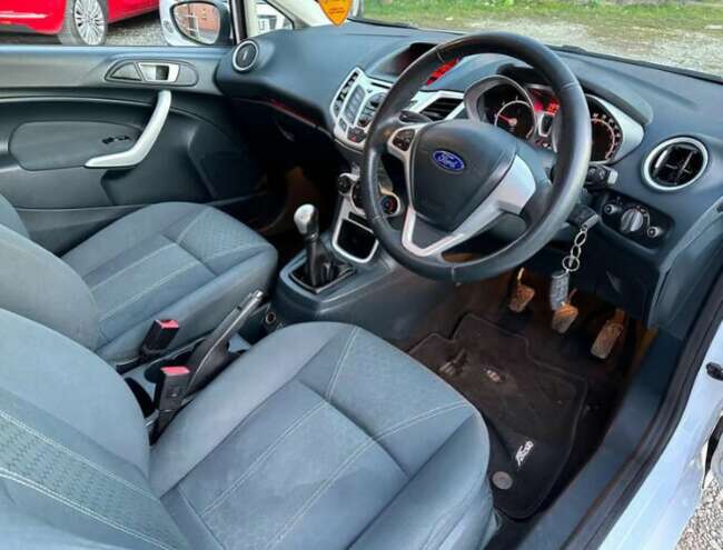 2012 Ford, Fiesta, Hatchback, Manual, 1242 (cc), 3 Doors  5