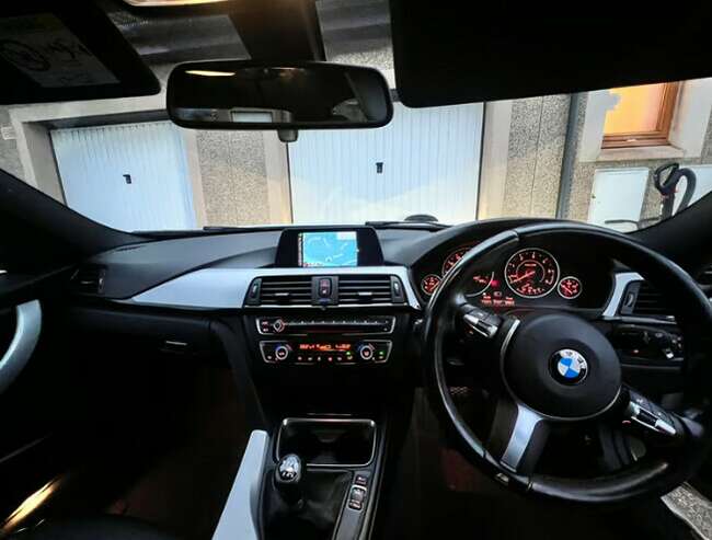 2015 BMW 3 Series M Sport 2.0  8