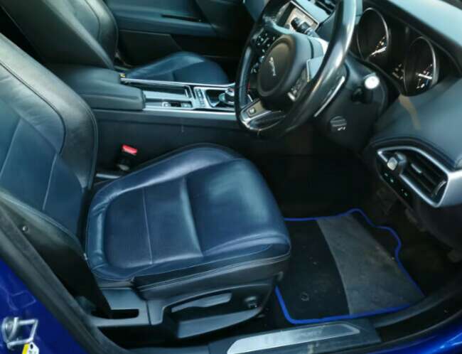 2017 Jaguar XE R Sport, Diesel, Automatic  4