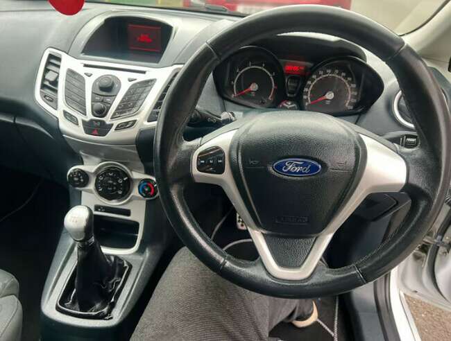 2012 Ford Fiesta Zetec S 1.6 Petrol Manual thumb 9
