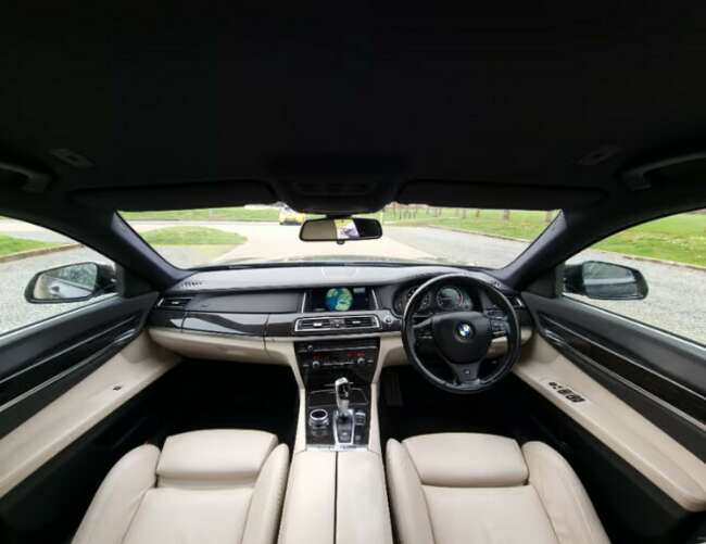 2013 BMW, 7 Series, Saloon, Semi-Auto, 2993 (cc), 4 Doors  6