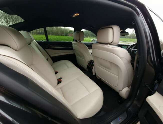 2013 BMW, 7 Series, Saloon, Semi-Auto, 2993 (cc), 4 Doors thumb 4