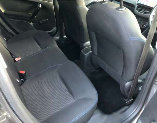 2019 Peugeot, 208, Hatchback, Manual, 1199 (cc), 5 doors  4