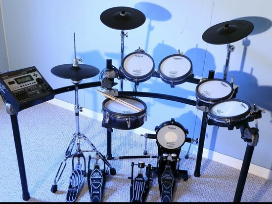 Roland TD12 electronic drum  0