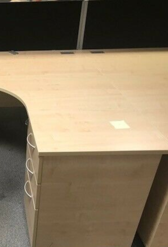 Office Furniture 1.6 Meter Radial Desks with Pedestals  3