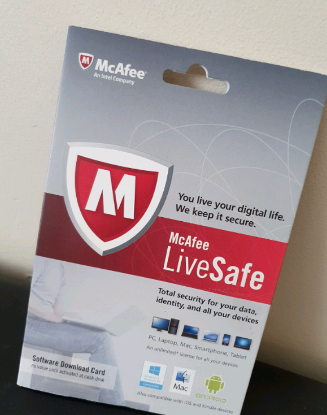 McAfee livesafe Internet Security Antivirus - Ultimate all in one  0