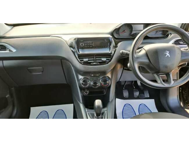 2014 Peugeot 208 VTI, Petrol, Manual thumb-126924