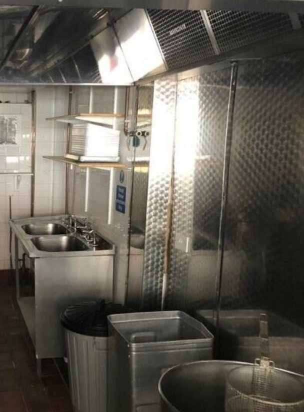 Hot Food Unit To Let - May Sell: Busy Location  5