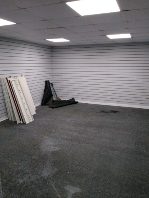 Reduced!!! Large Shop to Rent No Business Rates  1