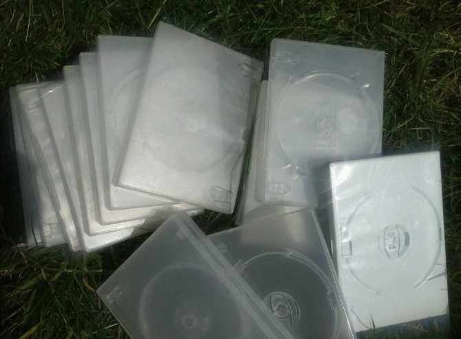 Hundreds Blank Empty Dvd and Cd Hard Plastic Cases Boxes  0
