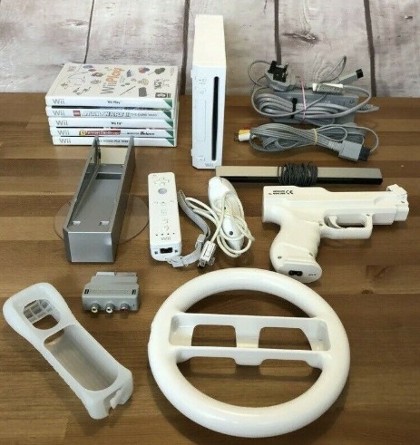 Nintendo Wii Console Bundle 5 Games + Controllers, Accessories and Cables  0