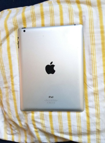 Apple iPad 4th Gen. 16GB, 9.7in - Black  3