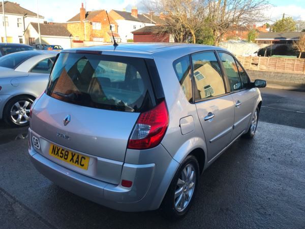 2008 Renault Scenic 1.5 dCi 5dr  3