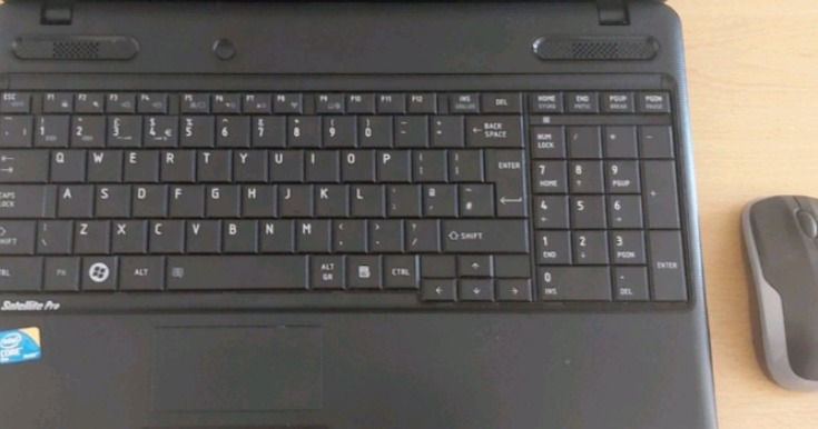 Toshiba Satellite C660 Laptop  3