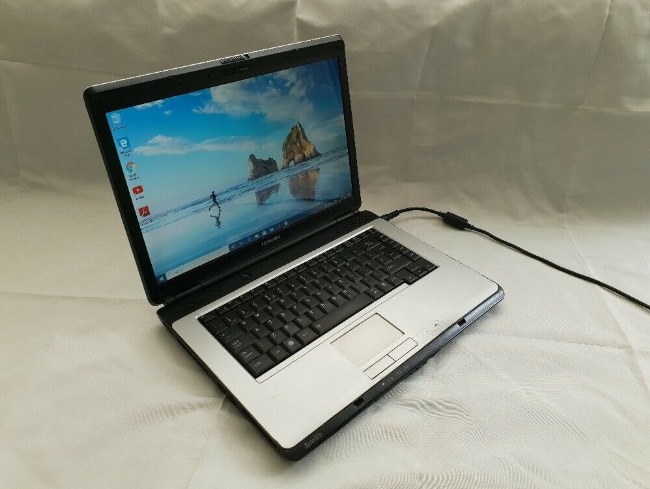 Toshiba Satellite L300 Laptop  0