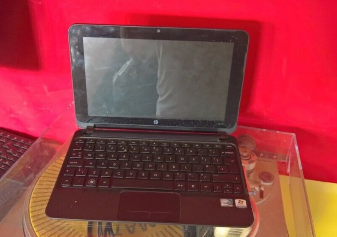 HP Mini netbook with Linux O/S  2