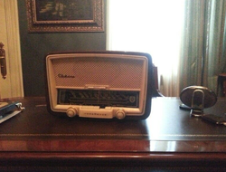 Antique Vintage Radio | MID2WW178 | Autograph Ingrid Bergman