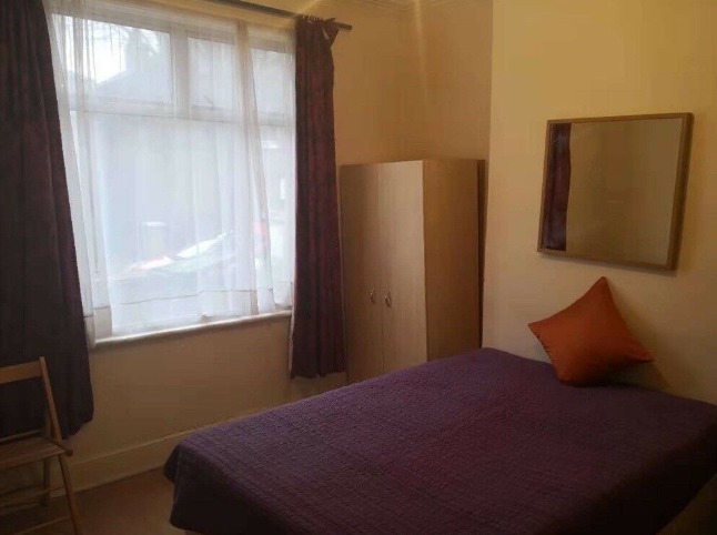 Lovely Double Room in Share Flat Acton, High Street, West London  2
