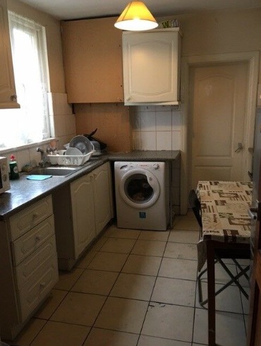 Lovely Double Room in Share Flat Acton, High Street, West London  3