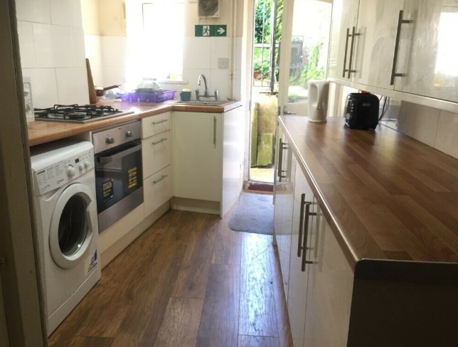 Choice of Double Rooms | Close to Shadwell Overground & DLR Stations  8