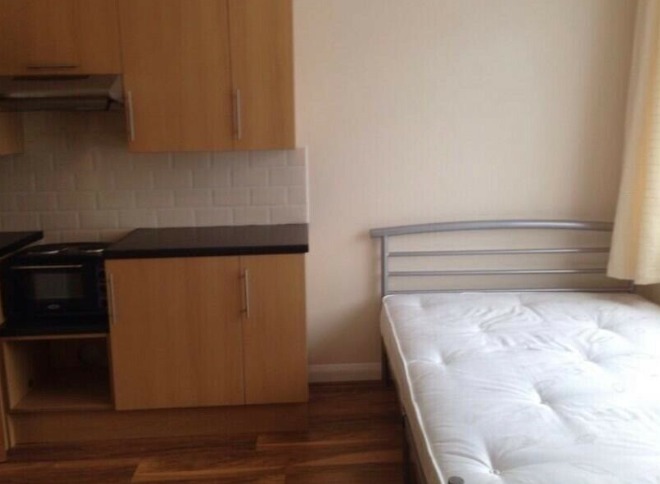 Ensuite Room Available  0