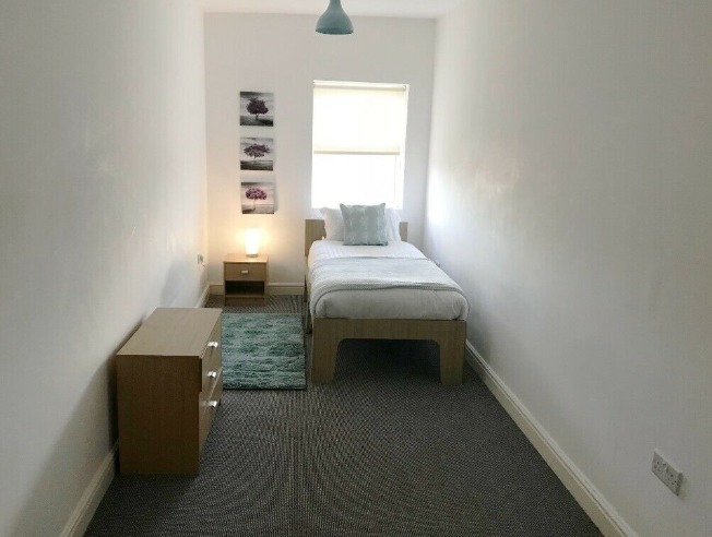 Furnished Room To Rent in Retford  0